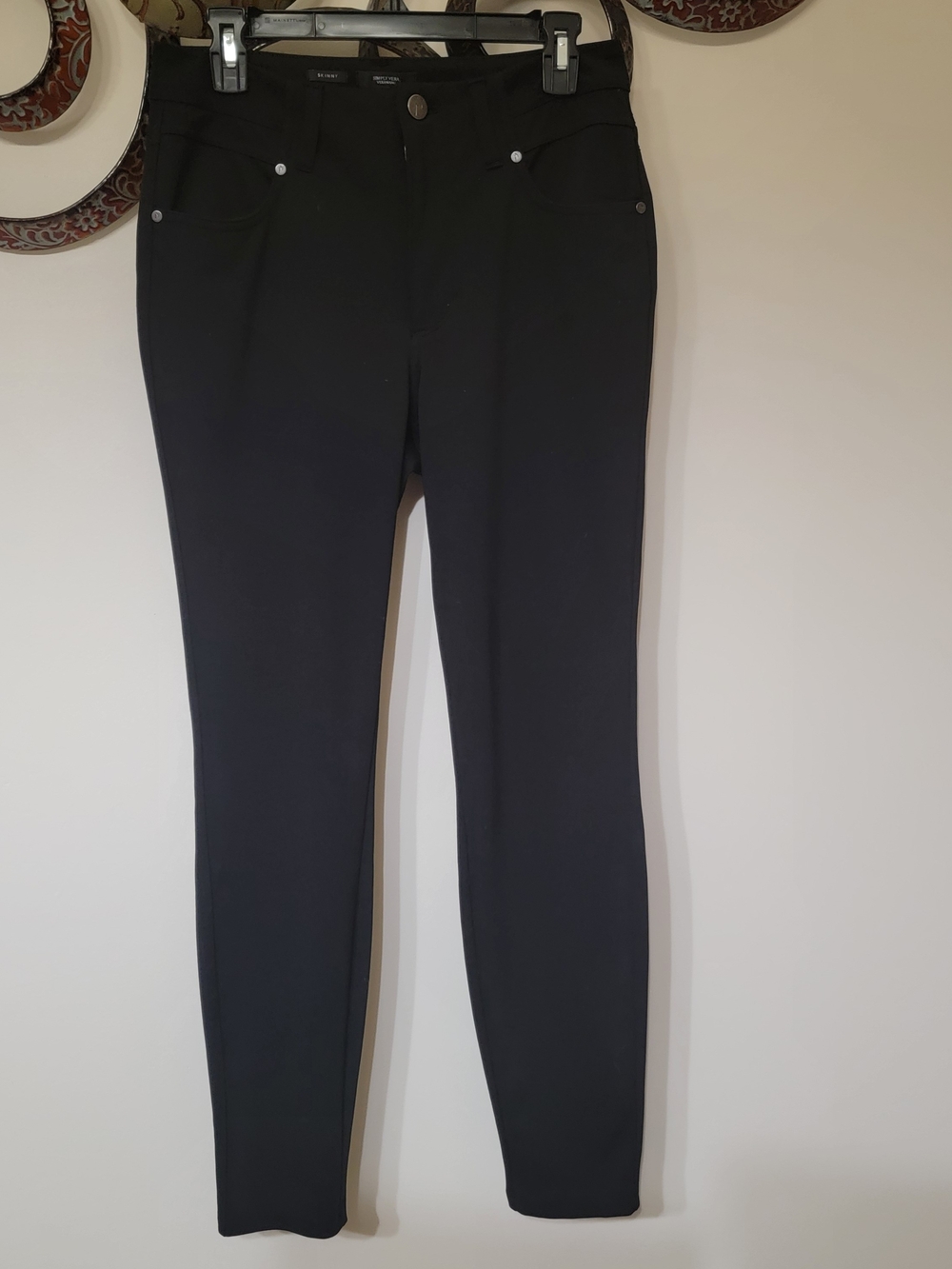 Vera Wang Black High-Rise Skinny Pants